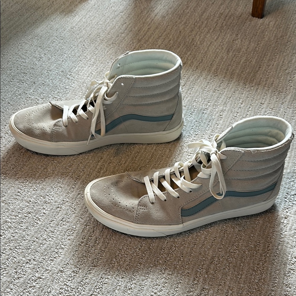 Vans Men’s high top sneakers